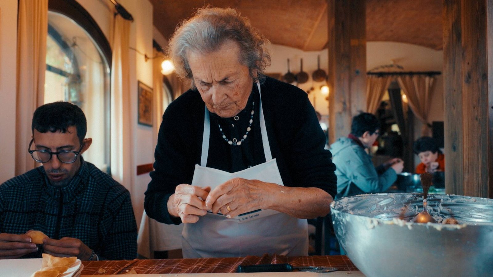 Lambrusco Republic, serie documentaria di Andrea Mignòlo – La Lanterna di Diogene, Solara